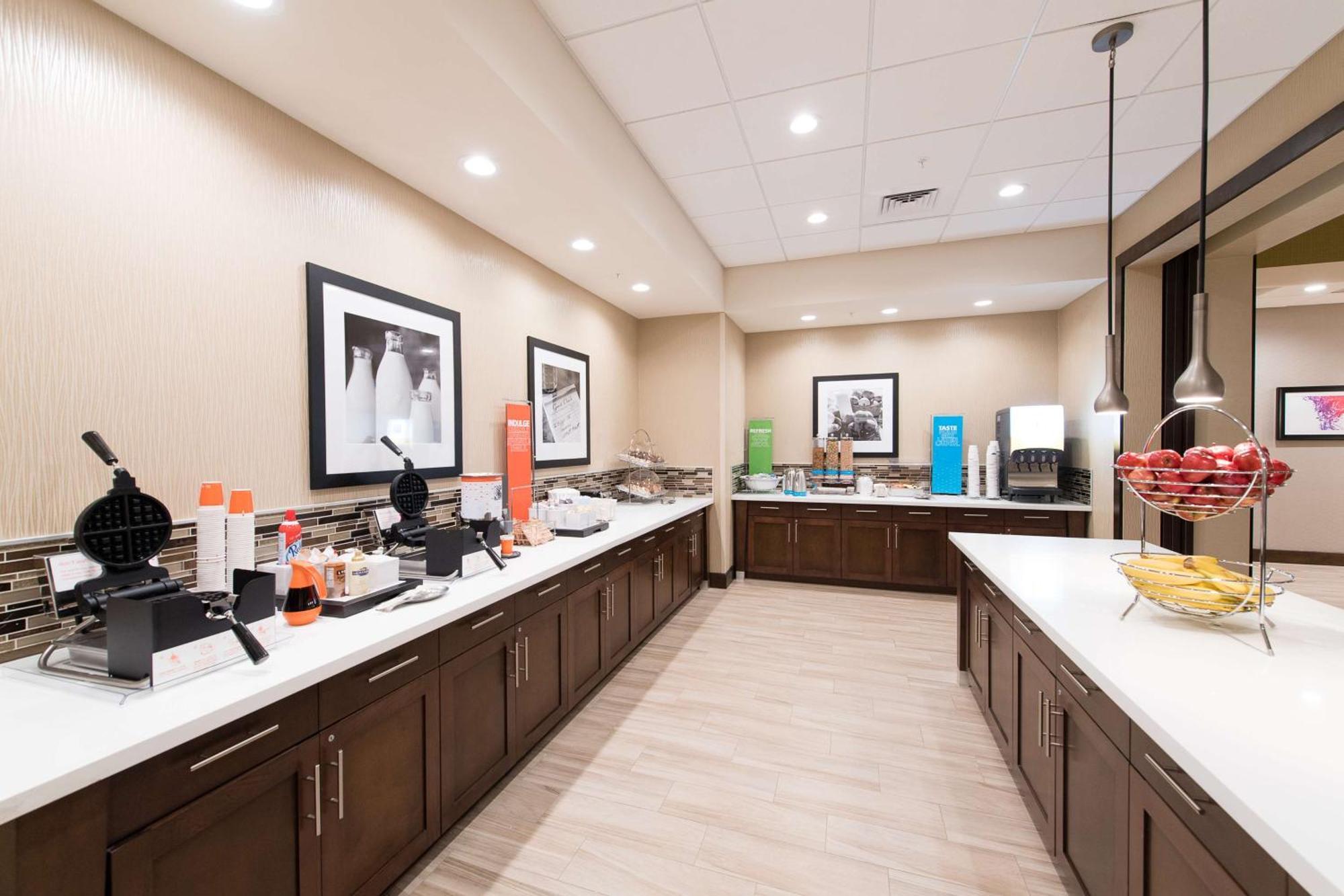 Hampton Inn And Suites Fayetteville, Nc Екстериор снимка